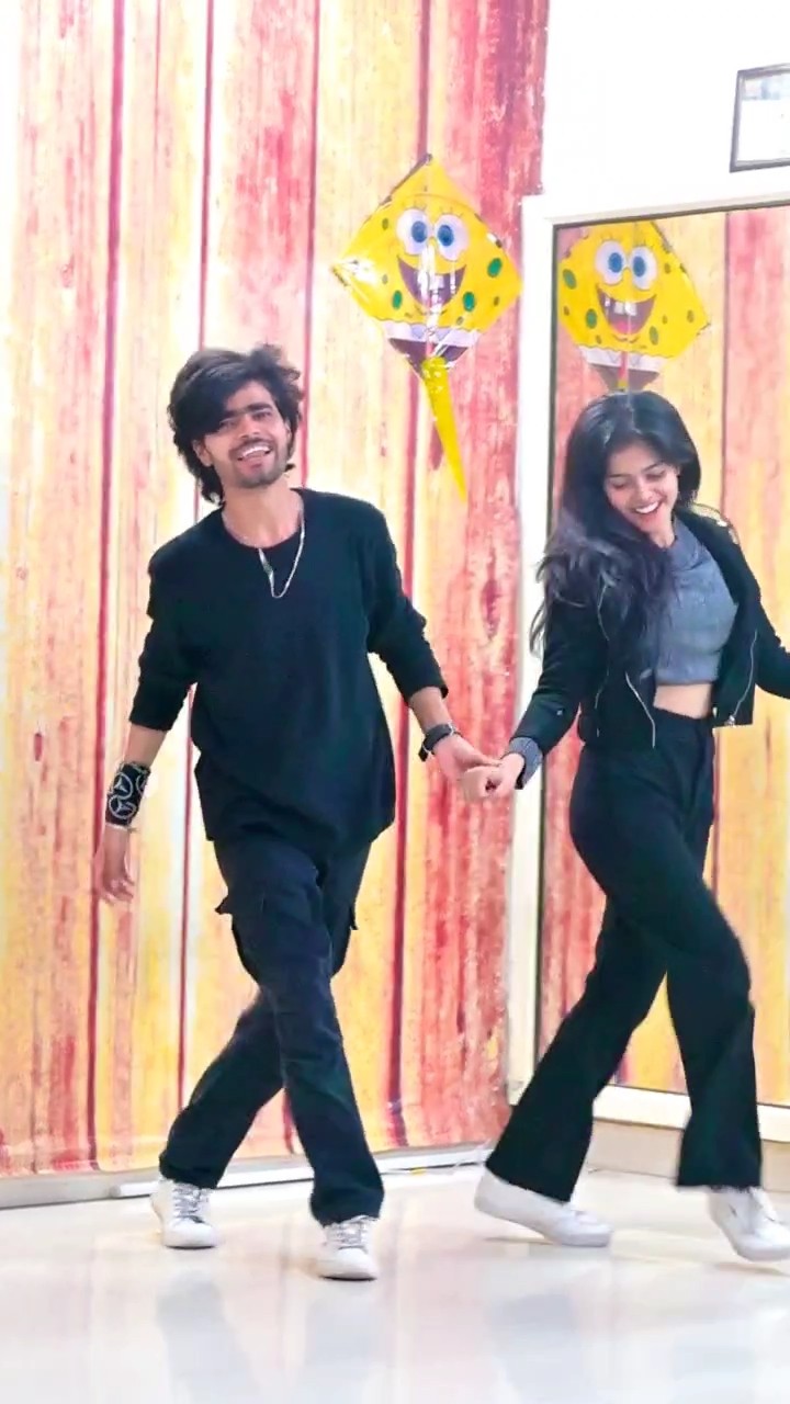 Ab toh chale aao ☺️❤️| Trending Shorts| #love #cute #dance #shorts #ytshorts #youtubeshorts #reels